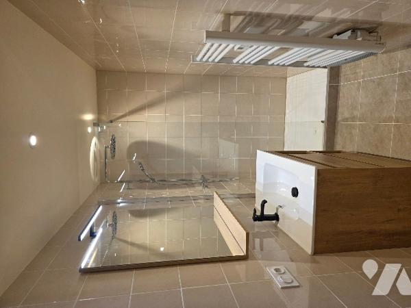 Local commercial avec logement, TIGNES (73320)