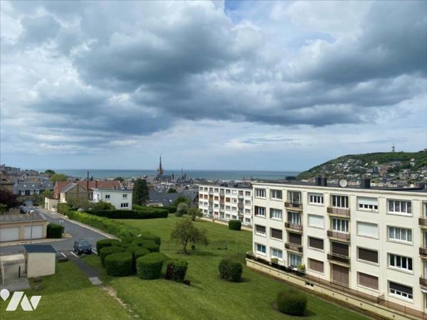 Centre Ville Appartement de Type 5 au 3ème étage avec Vue Mer