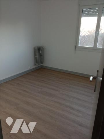 Centre Ville Appartement de Type 5 au 3ème étage avec Vue Mer