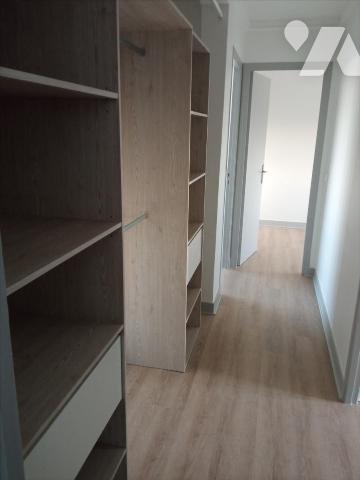 Centre Ville Appartement de Type 5 au 3ème étage avec Vue Mer