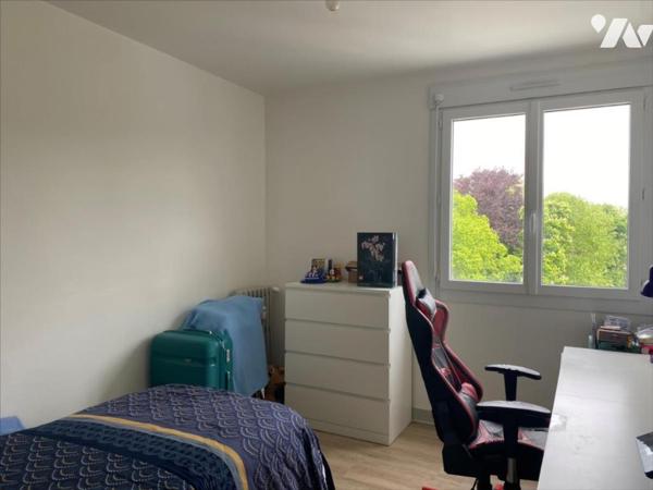 Centre Ville Appartement de Type 5 au 3ème étage avec Vue Mer