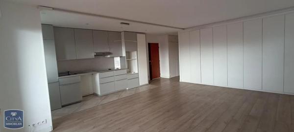 Appartement à louer 4 pièces 86.93m² Orléans (45000)