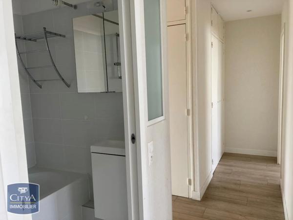 Appartement à louer 4 pièces 86.93m² Orléans (45000)