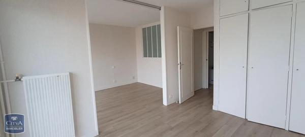 Appartement à louer 4 pièces 86.93m² Orléans (45000)