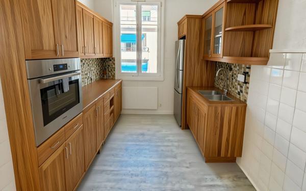 Appartement à vendre    3 pièces • 53 m2 Nice