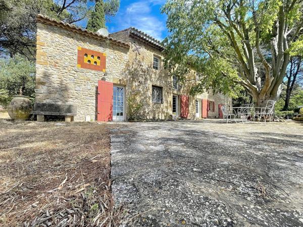 Lambesc, ensemble immobilier 280m² sur 7hectares