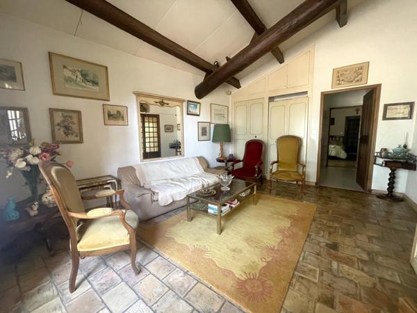 Lambesc, ensemble immobilier 280m² sur 7hectares
