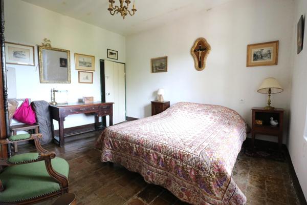 Lambesc, ensemble immobilier 280m² sur 7hectares