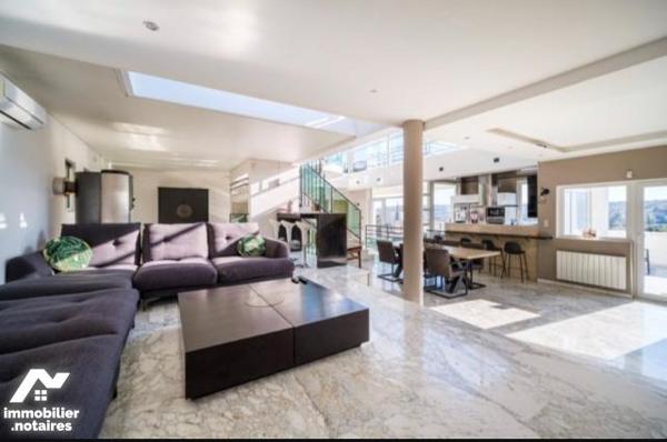 Appartement d'exception sur les hauteurs du village de LAXOU,
Avec vue dégagée sur NANCY,