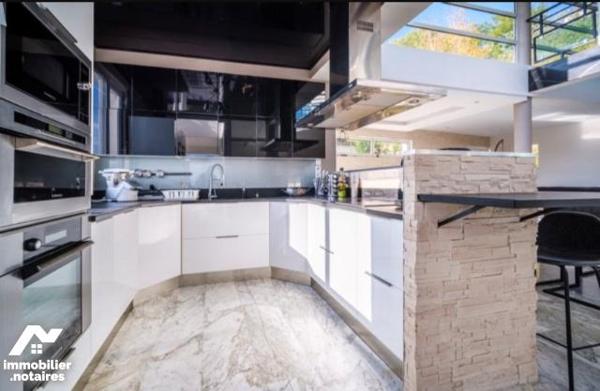 Appartement d'exception sur les hauteurs du village de LAXOU,
Avec vue dégagée sur NANCY,