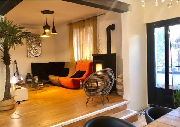 Maison entièrement rénovée avec jardin et piscine - Carcassonne