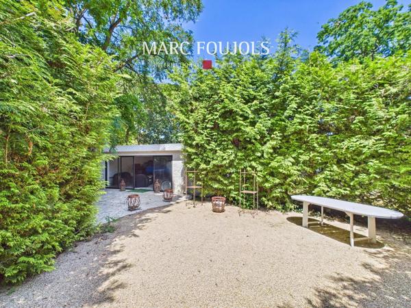 Le Vésinet – Élégante meulière de caractère de 344 m² au coeur d’un parc paysager de 1 900 m², à deux pas du Lac des Ibis