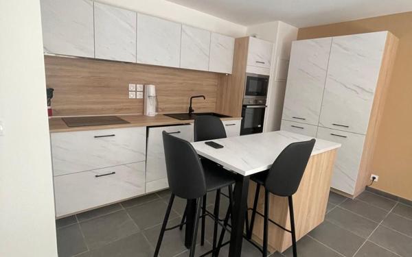 Appartement à louer    3 pièces • 60,55 m2 Péron