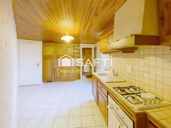 Un cocon inattendu avec terrasse cachée au centre