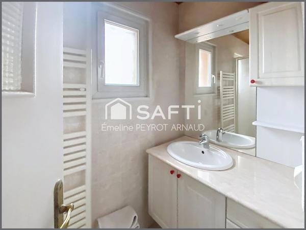 Un cocon inattendu avec terrasse cachée au centre