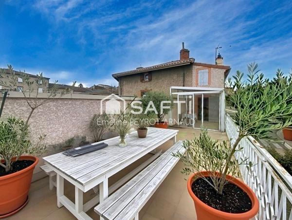 Un cocon inattendu avec terrasse cachée au centre