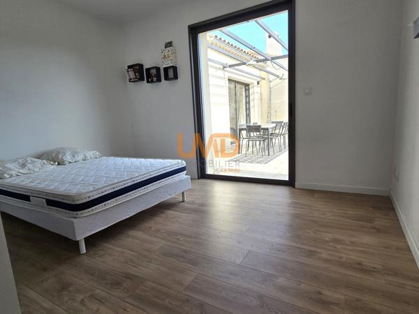 Villa contemporaine avec piscine et vue Luberon