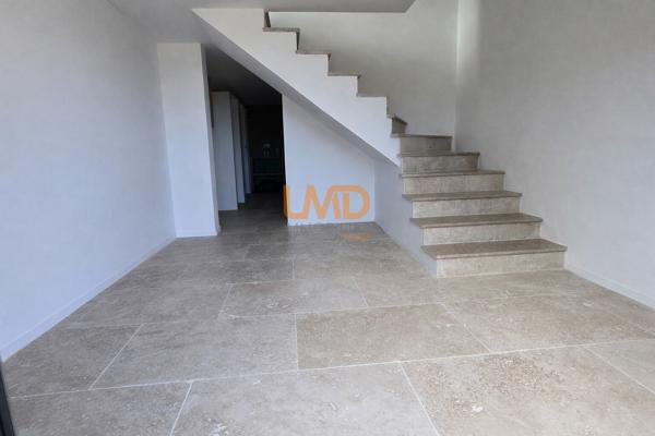 Villa contemporaine avec piscine et vue Luberon