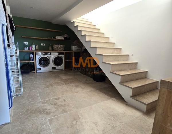 Villa contemporaine avec piscine et vue Luberon