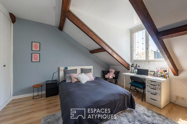 La maison bourgeoise, au calme et en plein coeur de ville.