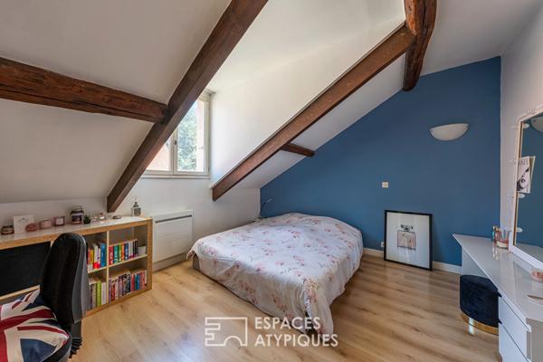 La maison bourgeoise, au calme et en plein coeur de ville.