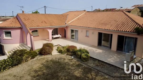 House for sale 6 rooms 223 m² Mirebeau