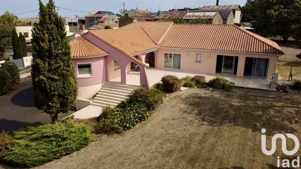 House for sale 6 rooms 223 m² Mirebeau