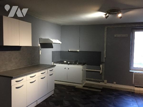 Immeuble à Tomblaine 6 logements et 1 local commercial