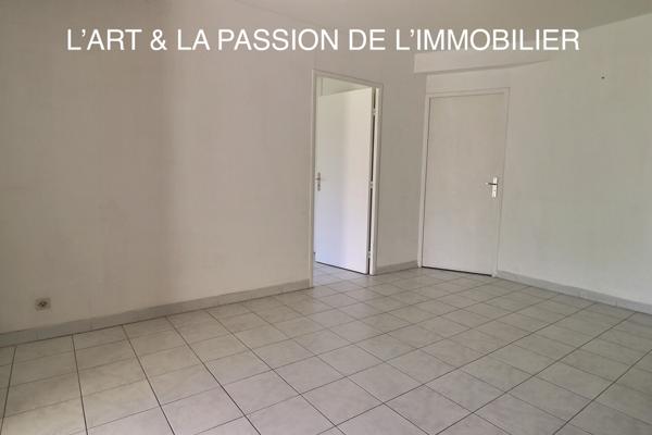 Allauch (13190) Appartement T2 avec box garage, village d'ALLAUCH