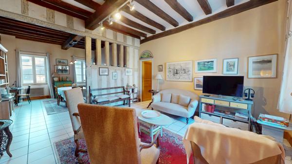 Appartement de caractère, centre ville de Nevers , 180m2