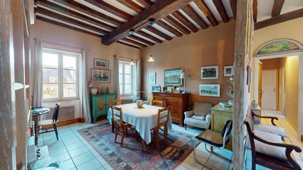 Appartement de caractère, centre ville de Nevers , 180m2