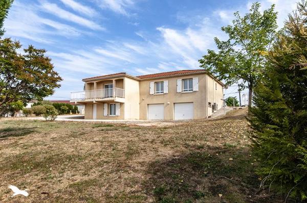 Maison à vendre |  Thiviers |  4 pièces | 119 m²