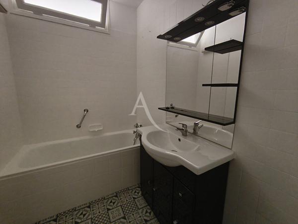 Pau,T3 lumineux avec cave,acenseur, résidence calme