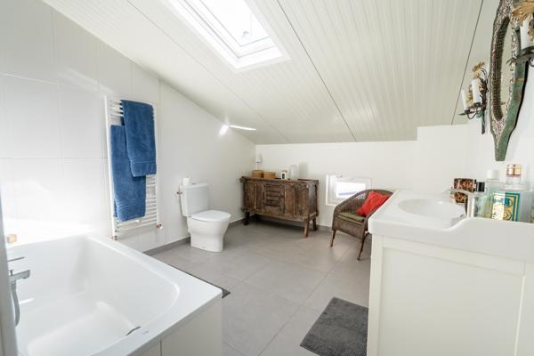 ATELIER d'artiste + LOFT de 316 m²  le long de la Voie Lamarque