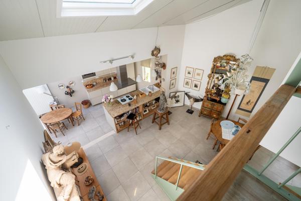 ATELIER d'artiste + LOFT de 316 m²  le long de la Voie Lamarque