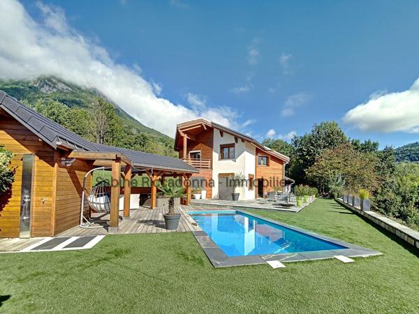 MAISON D'ARCHITECTE AVEC PISCINE, SPA, SALLE DE CINEMA , Mercury MAISON D'ARCHITECTE AVEC PISCINE, SPA, SALLE DE CINEMA , Mercury