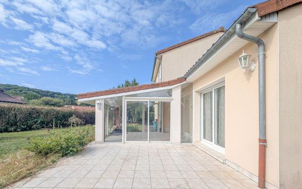 Maison à vendre    5 pièces •  Vézac