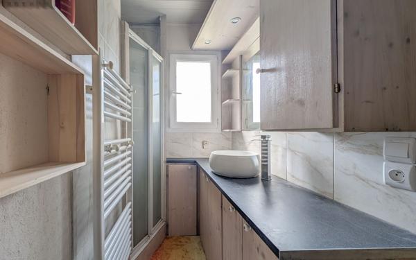 Maison à vendre    5 pièces •  Vézac