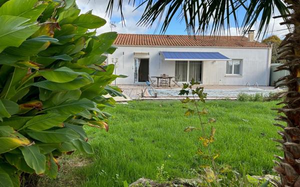 Maison à vendre    3 pièces •  Romegoux