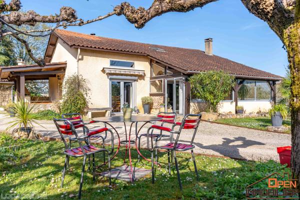 Belle maison de village avec piscine