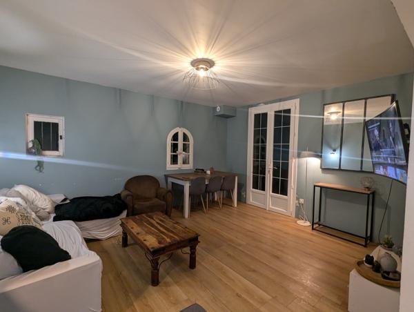 Entraigues-sur-la-Sorgue (84320) Belle maison avec fort potentiel