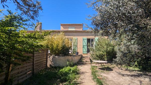 Entraigues-sur-la-Sorgue (84320) Belle maison avec fort potentiel