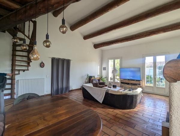 Entraigues-sur-la-Sorgue (84320) Belle maison avec fort potentiel