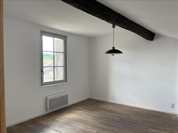 Appartement à louer 460 € CC STE FOY LA GRANDE 2 p 57 m² DPE E