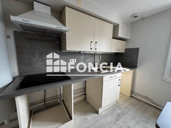 Location Appartement 3 pièces 62.84 m² - BÂTIMENT SUR RUE Tours 37000