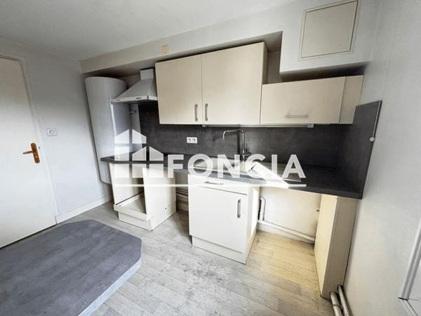 Location Appartement 3 pièces 62.84 m² - BÂTIMENT SUR RUE Tours 37000