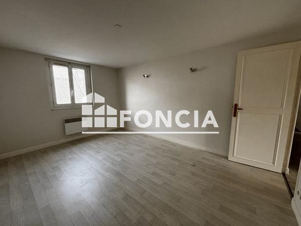 Location Appartement 3 pièces 62.84 m² - BÂTIMENT SUR RUE Tours 37000