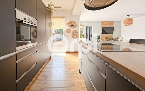Maison à vendre    9 pièces • 220 m2 Villeneuve-lès-Maguelone