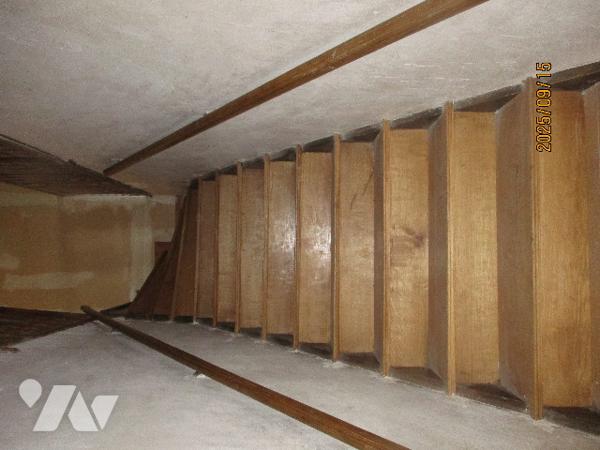 MONTHOIS, vaste maison à usage d'habitation.