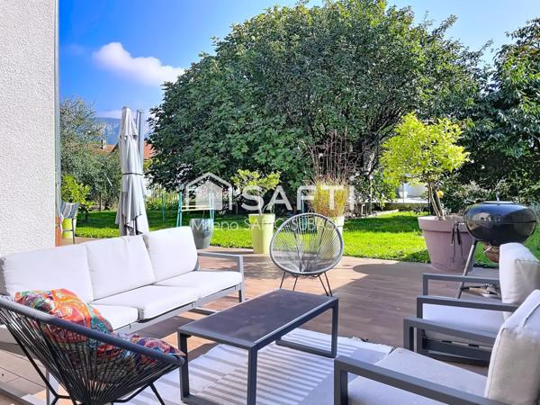 Maison d’architecte dans un environnement calme et verdoyant